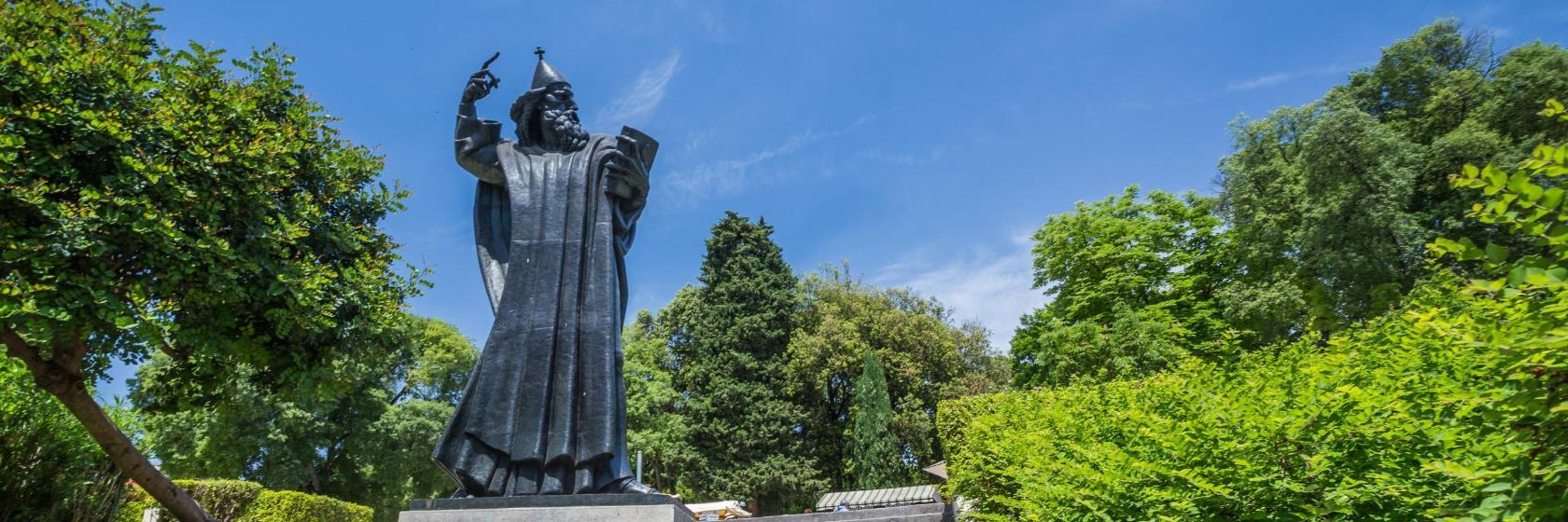 Standbeeld van Gregorius van Nin